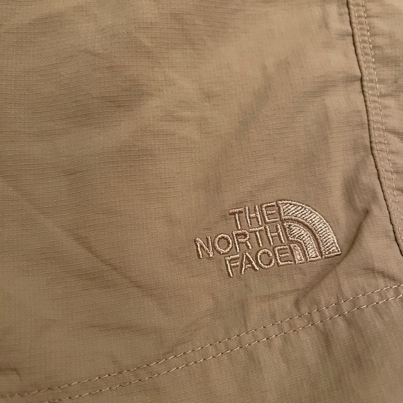 Women’s Taupe lightweight shorts by The North Face size 4 - Picture 12 of 12
